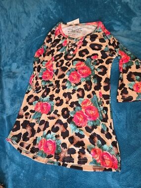 Crazy Train Floral & Cheetah Print Criss-cross Neck 3/4 Sleeve